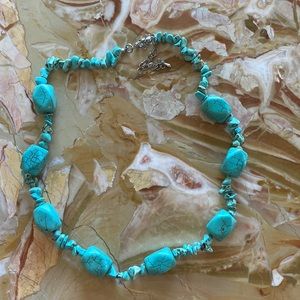Pretty turquoise necklace .
